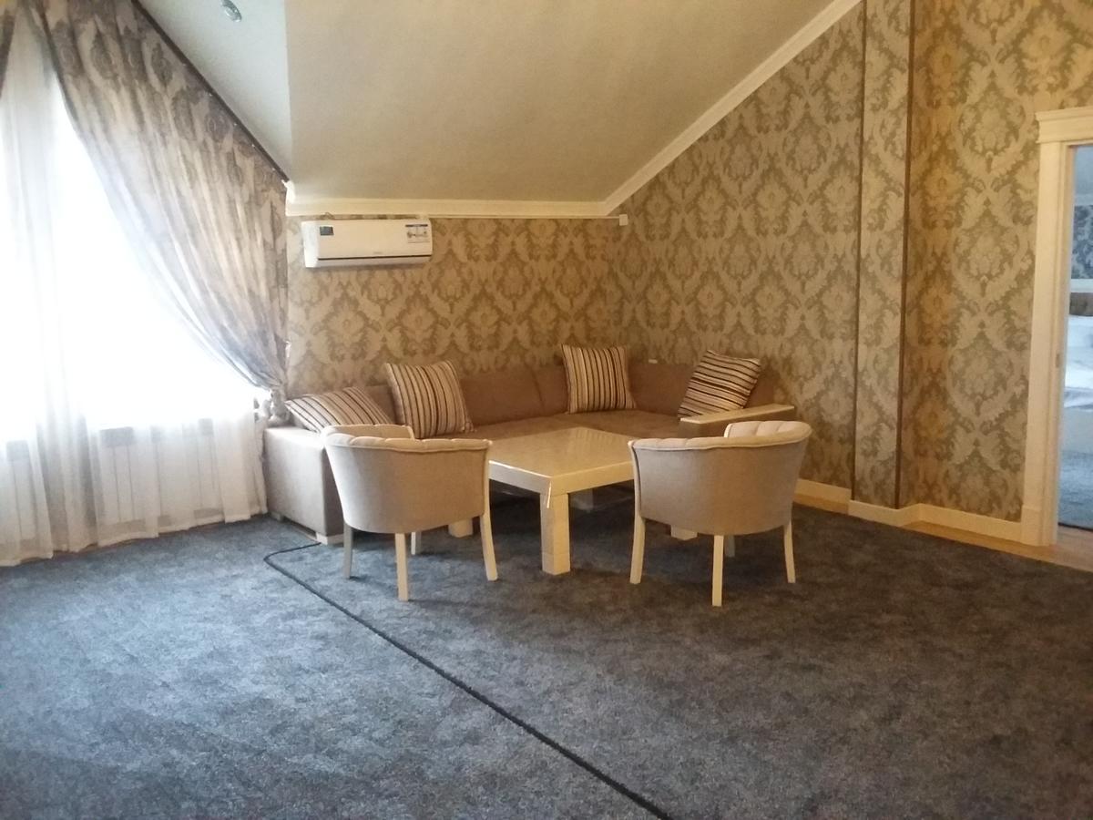 Hotel Afrosiyob Qarshi Exteriör bild
