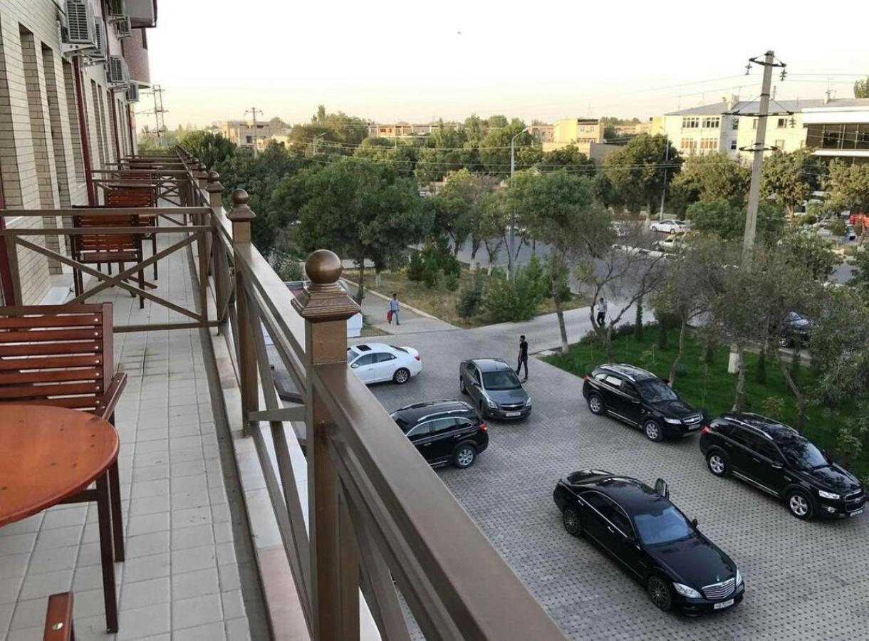 Hotel Afrosiyob Qarshi Exteriör bild